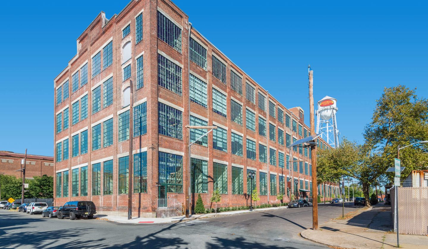 Roebling-Lofts-05-wires-removed-persp-correct-and-sky-color-logo
